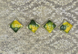 Praline on Wallpaper